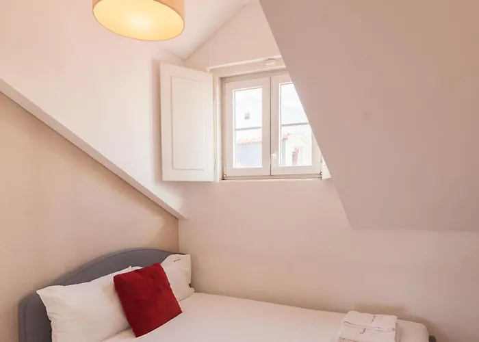 Flh Portas Do Sol Duplex With Terrace 아파트 리스본