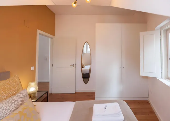 아파트 Flh Portas Do Sol Duplex With Terrace 리스본