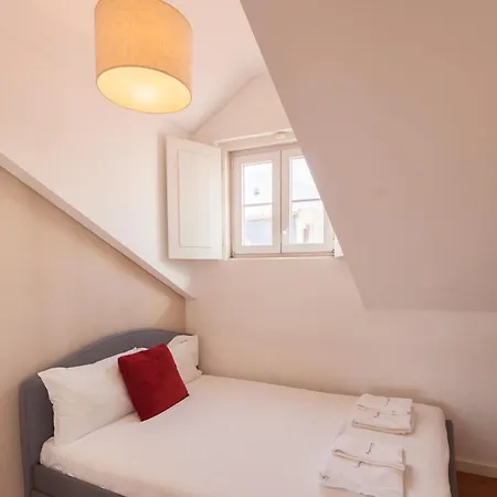 Flh Portas Do Sol Duplex With Terrace 아파트 리스본