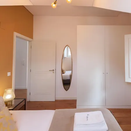 아파트 Flh Portas Do Sol Duplex With Terrace 리스본